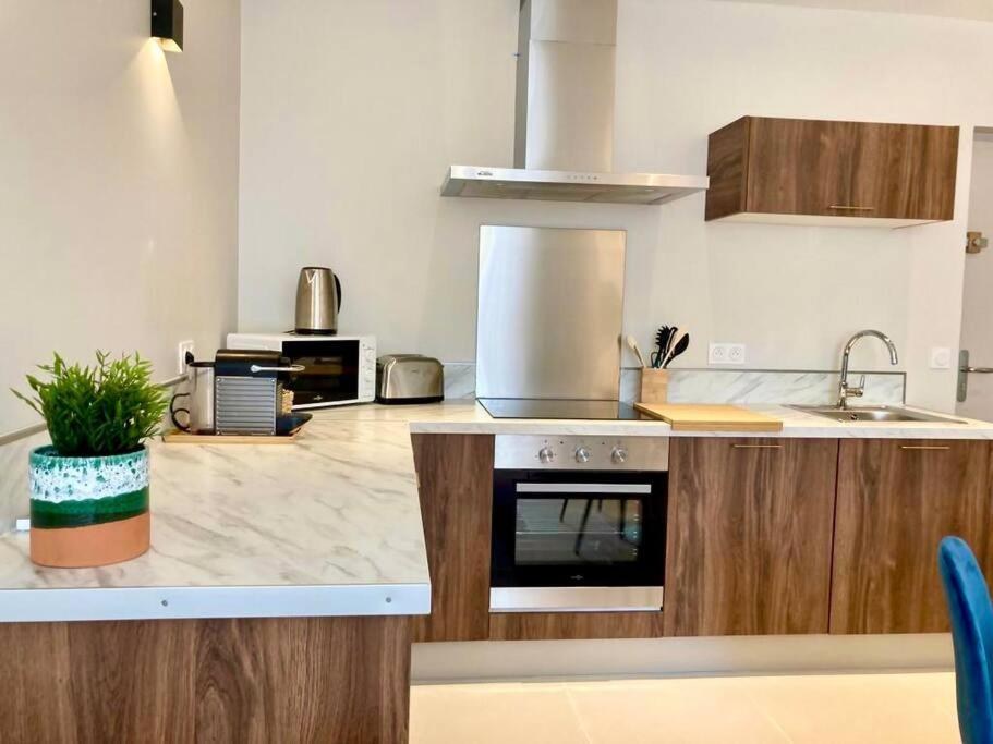 Le Palm Appartement Elegant & Design En Bord Riviere Collobrières Exterior foto
